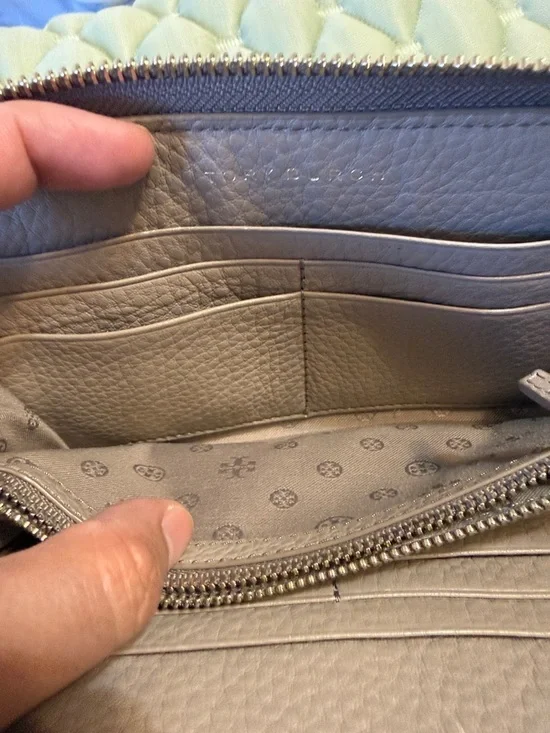 Tory Burch Pebbled grey/Taupe Zip Around Wallet - Picture 9 of 9